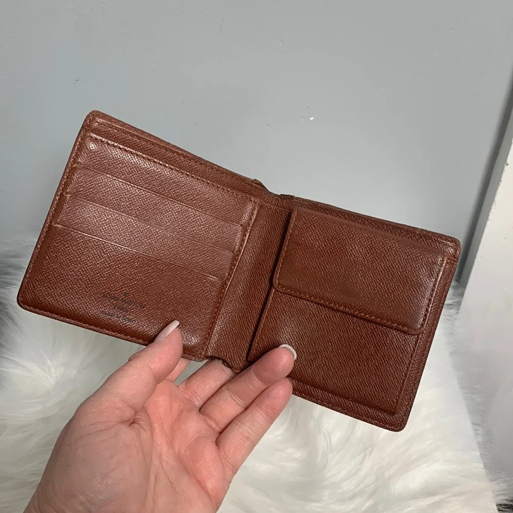 2003 authentic Louis Vuitton men’s wallet monogram